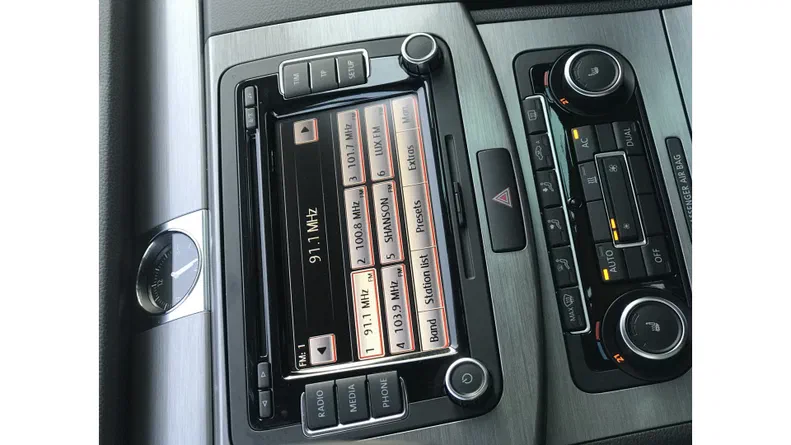 Volkswagen Passat 2011 - 14