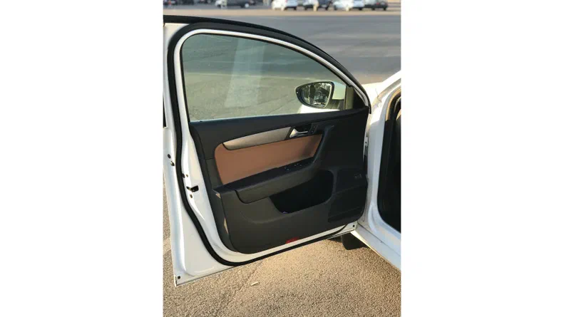 Volkswagen Passat 2011 - 8