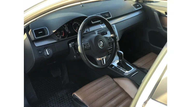 Volkswagen Passat 2011 - 9