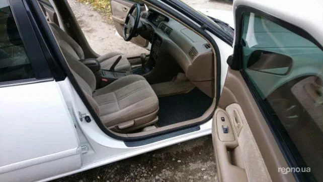 Toyota Camry 2000 - 8