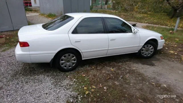 Toyota Camry 2000 - 3