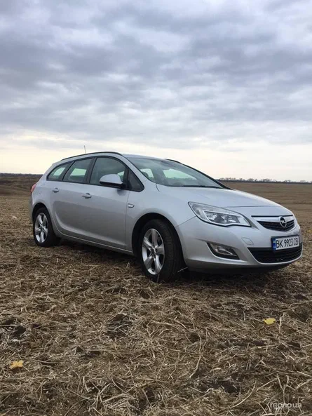 Opel Astra 2012