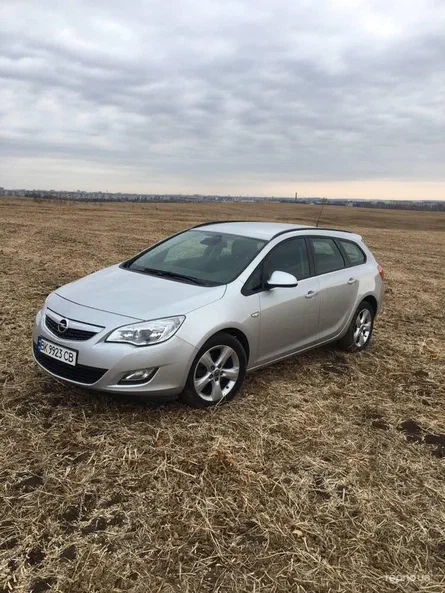 Opel Astra 2012