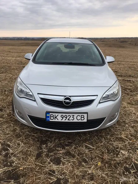 Opel Astra 2012