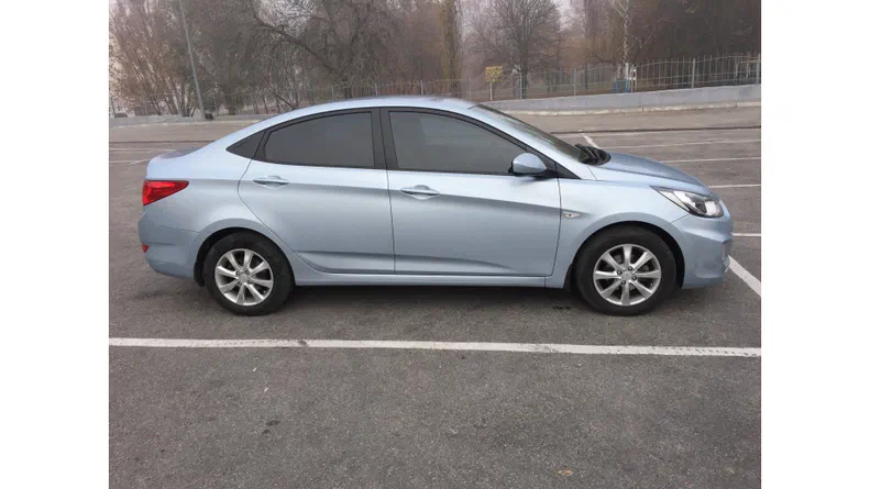 Hyundai Accent 2012