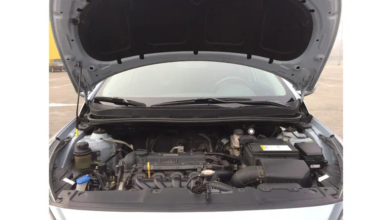 Hyundai Accent 2012 - 8