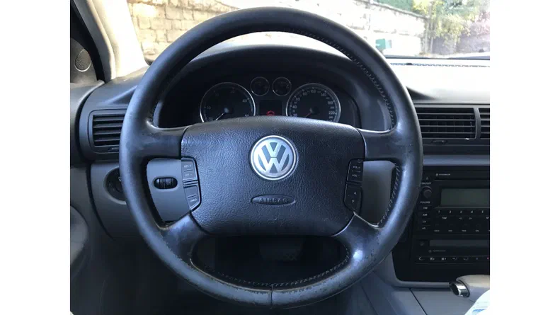 Volkswagen Passat 2003 - 14