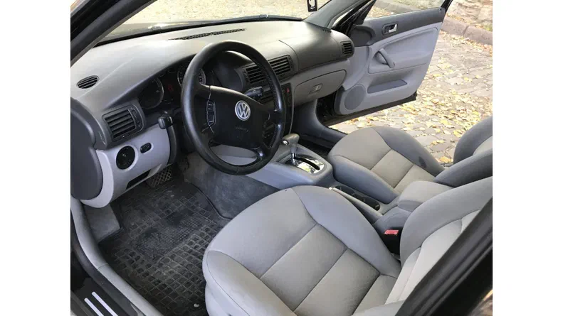 Volkswagen Passat 2003 - 12