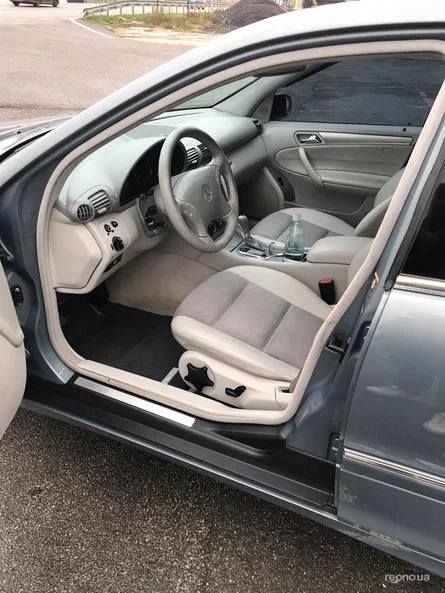 Mercedes-Benz C-Клас 2004 - 6