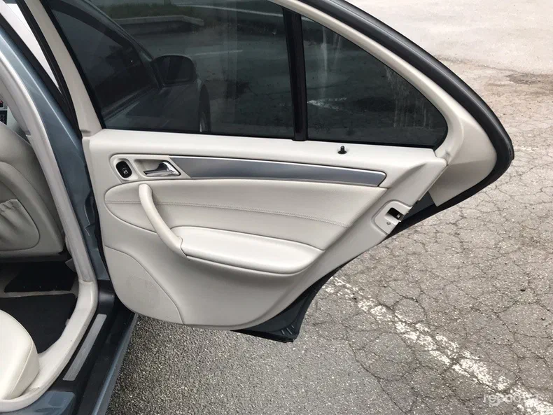 Mercedes-Benz C-Клас 2004 - 11