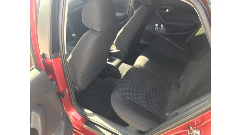 Volkswagen Polo 2012 - 16