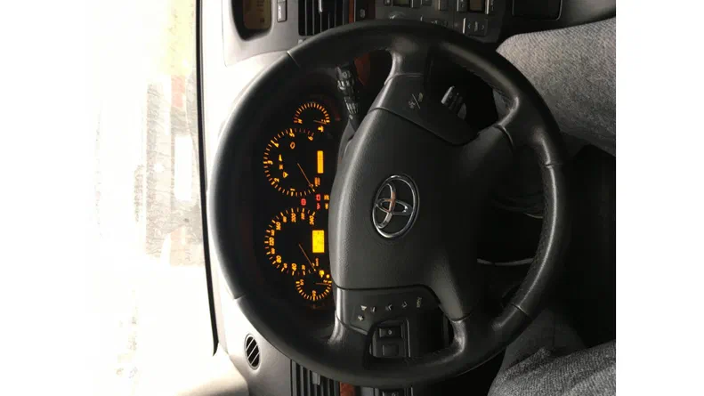 Toyota Avensis 2005 - 8