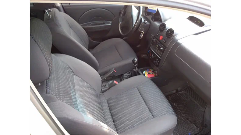 Chevrolet Aveo 2005 - 12