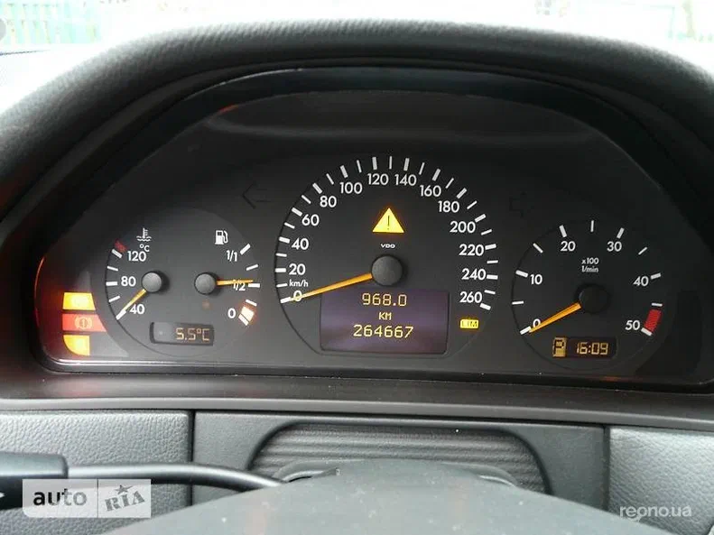 Mercedes-Benz E-Клас 2001 - 7