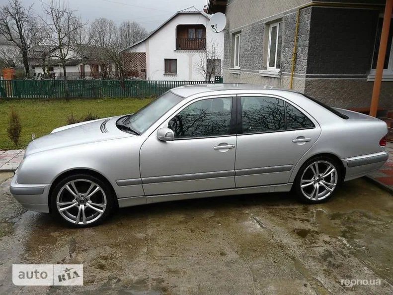 Mercedes-Benz E-Класс 2001