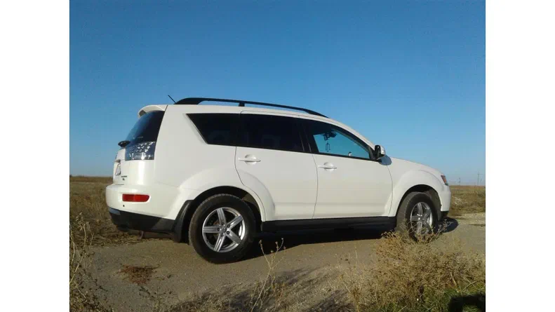 Mitsubishi Outlander 2011