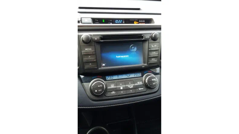 Toyota RAV4 2014 - 13