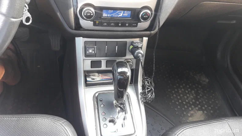 Geely Emgrand EC7 2013