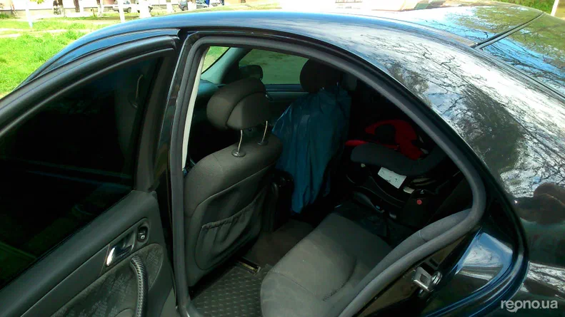 Mercedes-Benz C-Клас 2002 - 6
