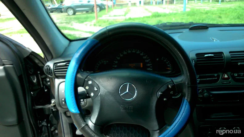 Mercedes-Benz C-Клас 2002 - 8