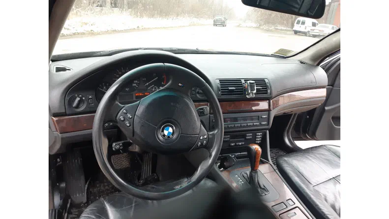 BMW 5 серія 1999 - 8