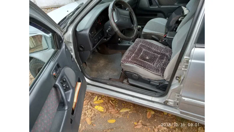 Hyundai Lantra 1993 - 9