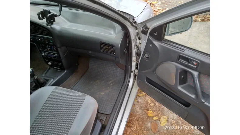 Hyundai Lantra 1993 - 5