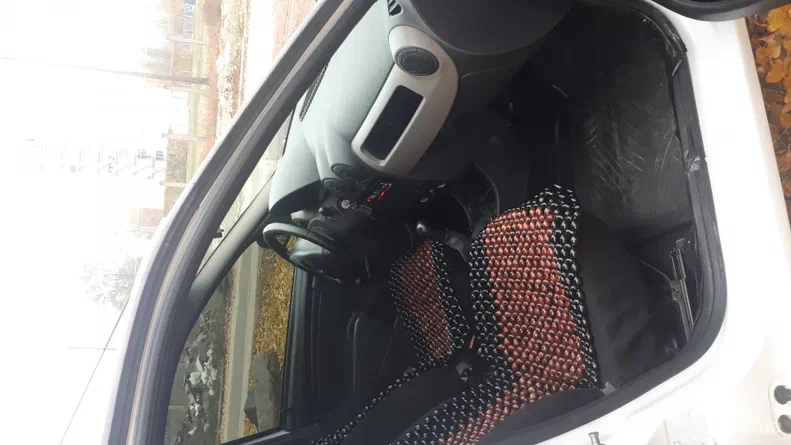 Renault Logan 2012 - 6