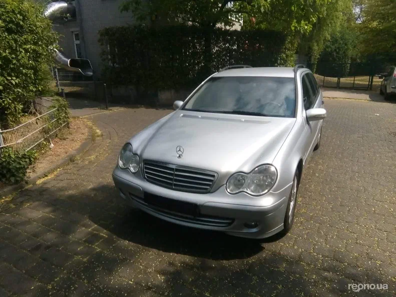 Mercedes-Benz C-Класс 2005