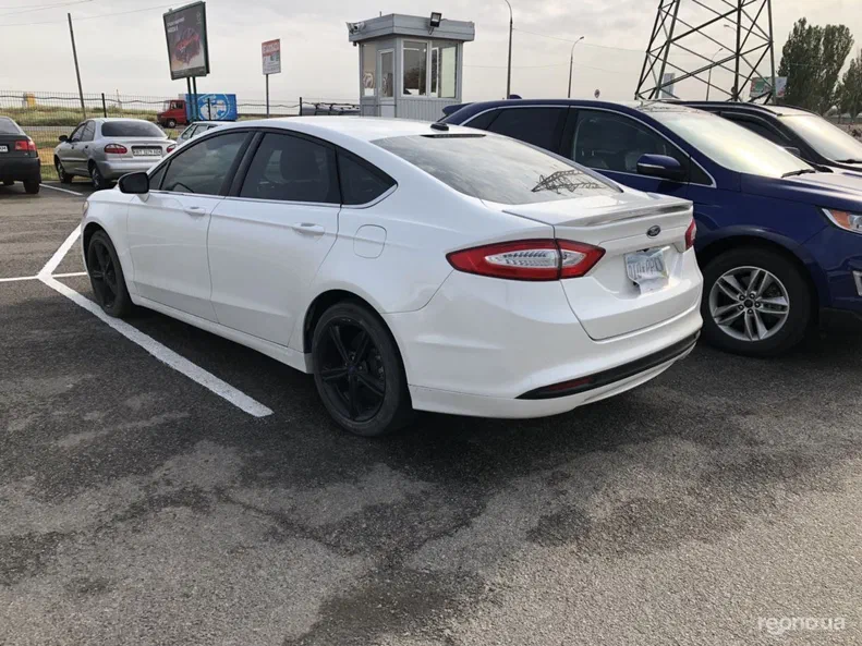 Ford Fusion 2015 - 18