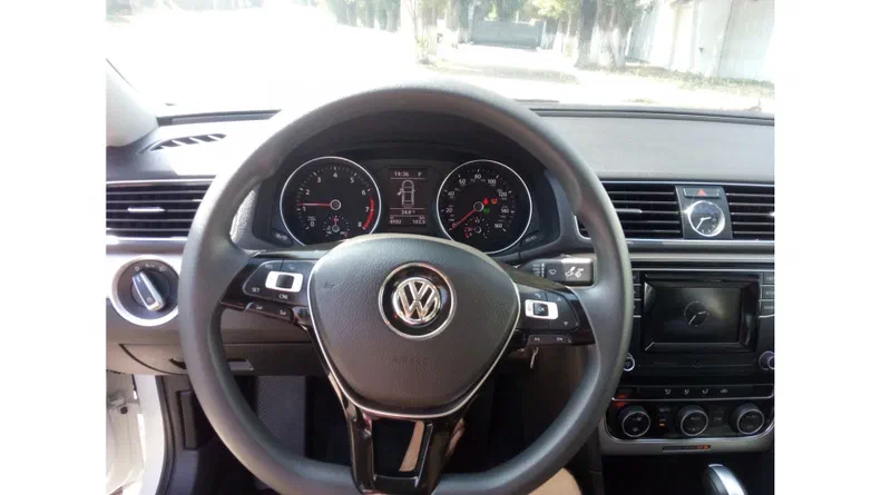 Volkswagen Passat 2017 - 11