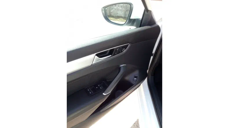 Volkswagen Passat 2017 - 12