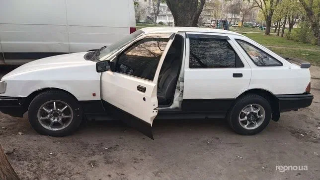 Ford Sierra 1984 - 10