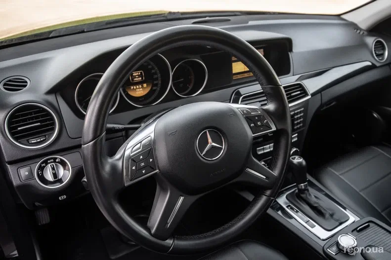 Mercedes-Benz C-Клас 2011 - 10