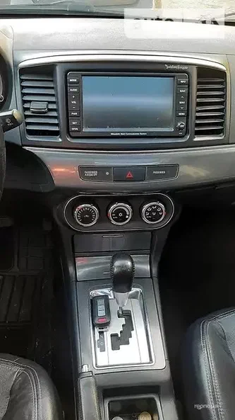 Mitsubishi Lancer 2010 - 10