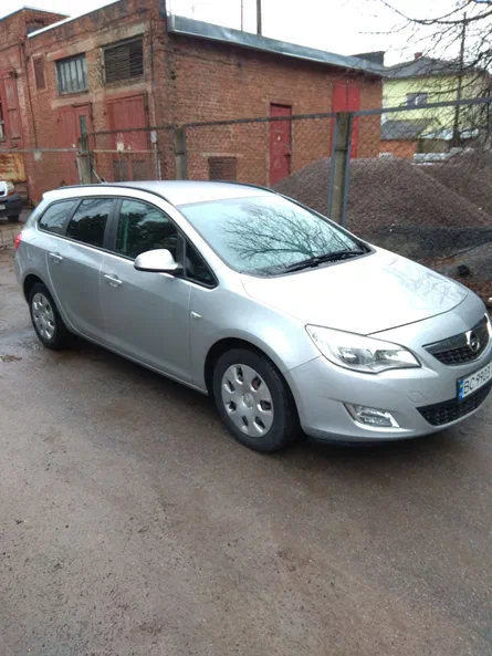 Opel Astra 2011
