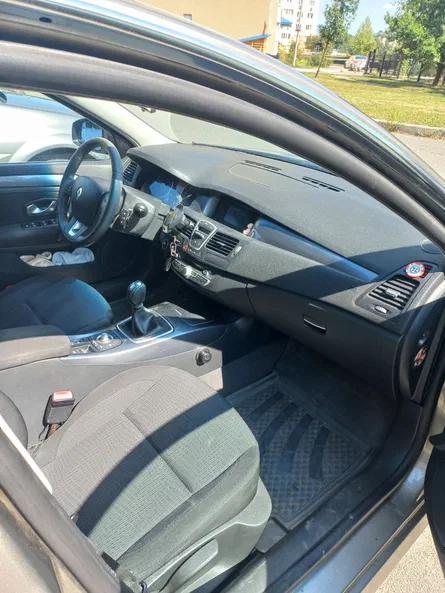 Renault Laguna 2010 - 7