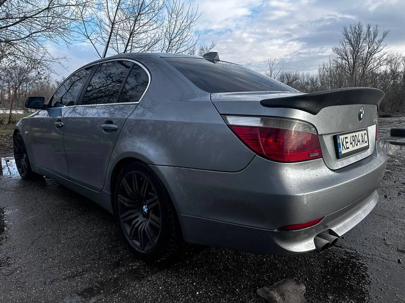 BMW 5 серія 2004 - 8