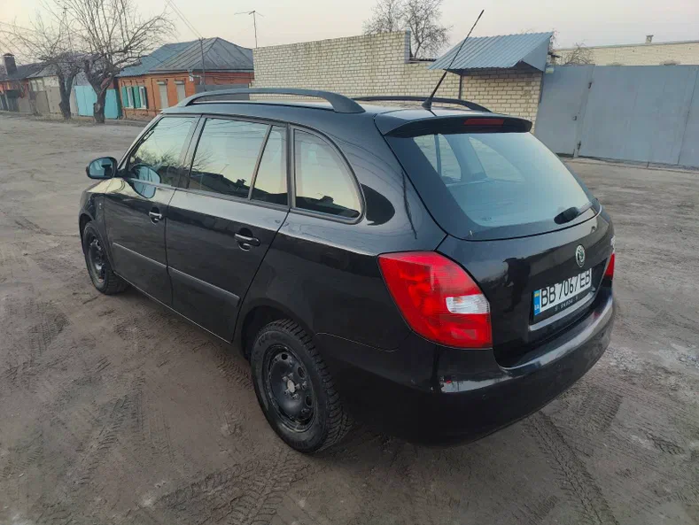 Skoda Fabia 2010 - 5