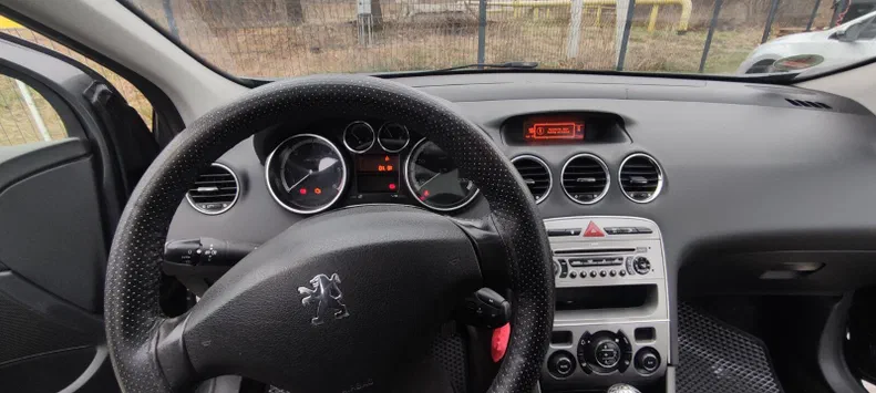 Peugeot 308 2009 - 12