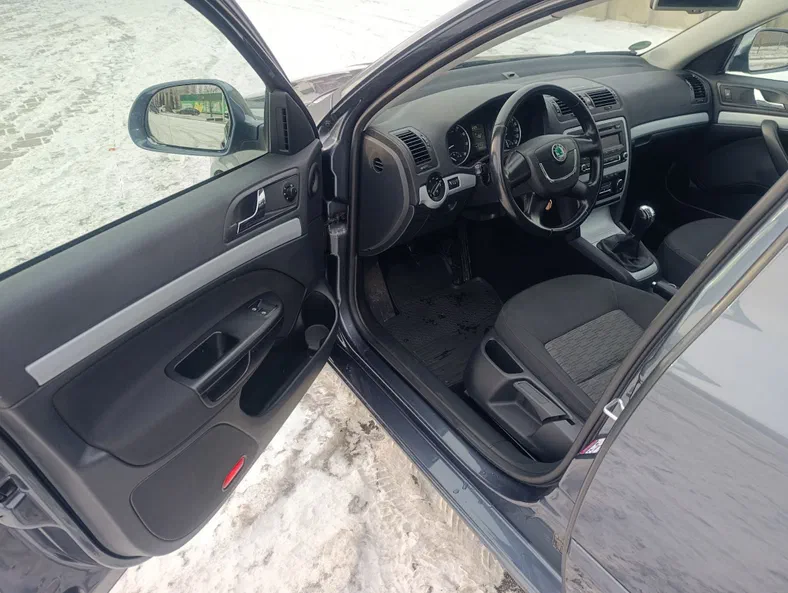 Skoda Octavia 2010 - 8