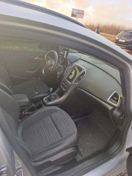 Opel Astra 2015 - 11