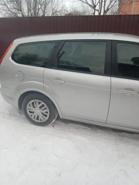 Ford Focus 2010 - 11