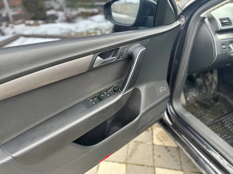 Volkswagen Passat 2011 - 6