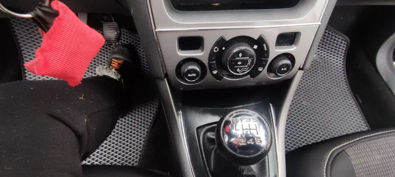 Peugeot 308 2009 - 13