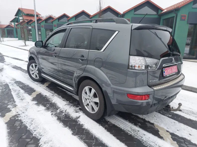 Mitsubishi Outlander 2011