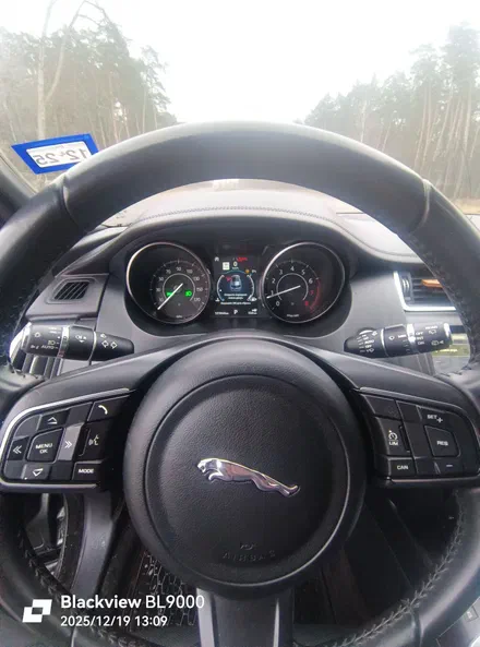 Jaguar E-Pace 2018 - 24