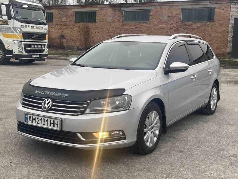 Volkswagen Passat 2012 - 21