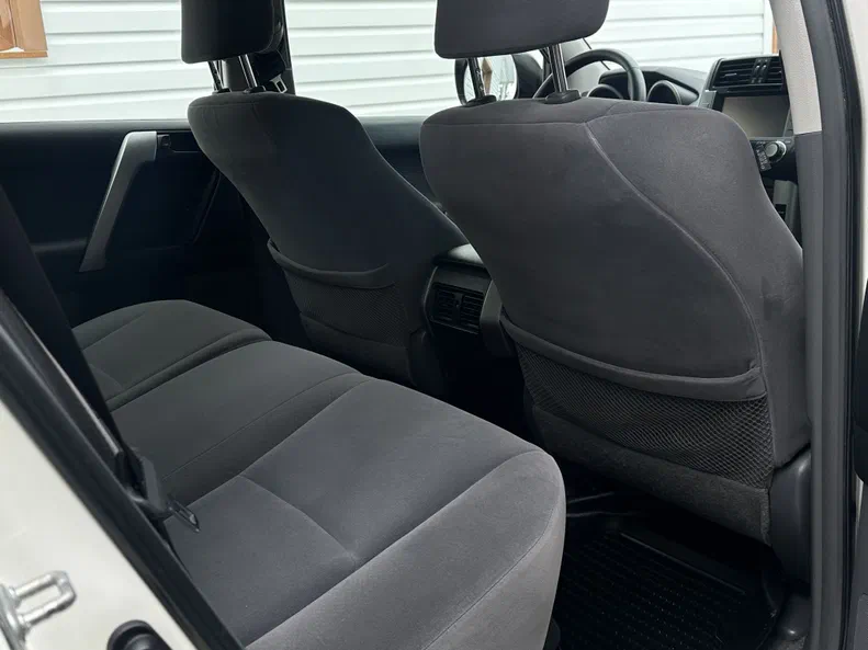 Toyota Land Cruiser Prado 2010 - 8