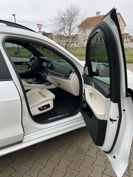 BMW X7 2020 - 24